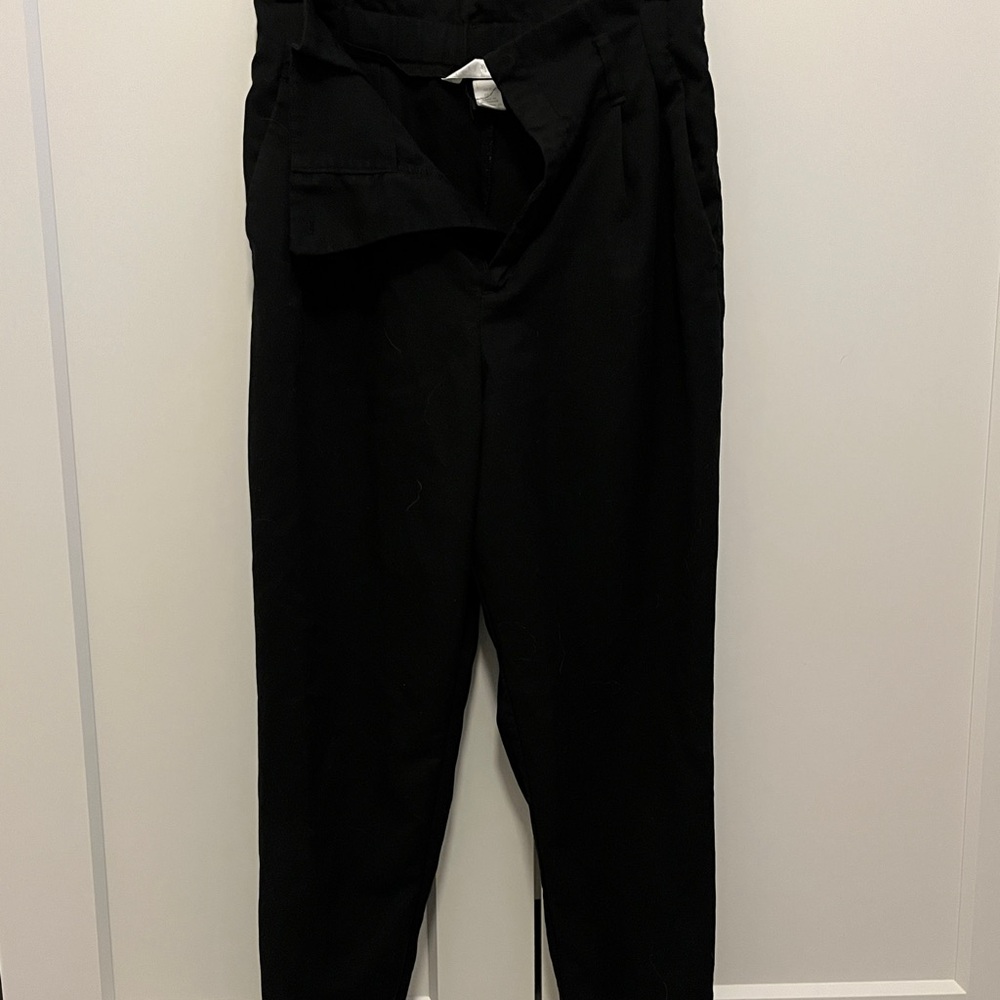 H&M Black Ankle Cropped Pants